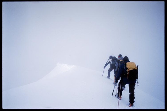 4 et 5 Juin, Traversée des Domes de Miage. Contre la peur du vide, le brouillard.